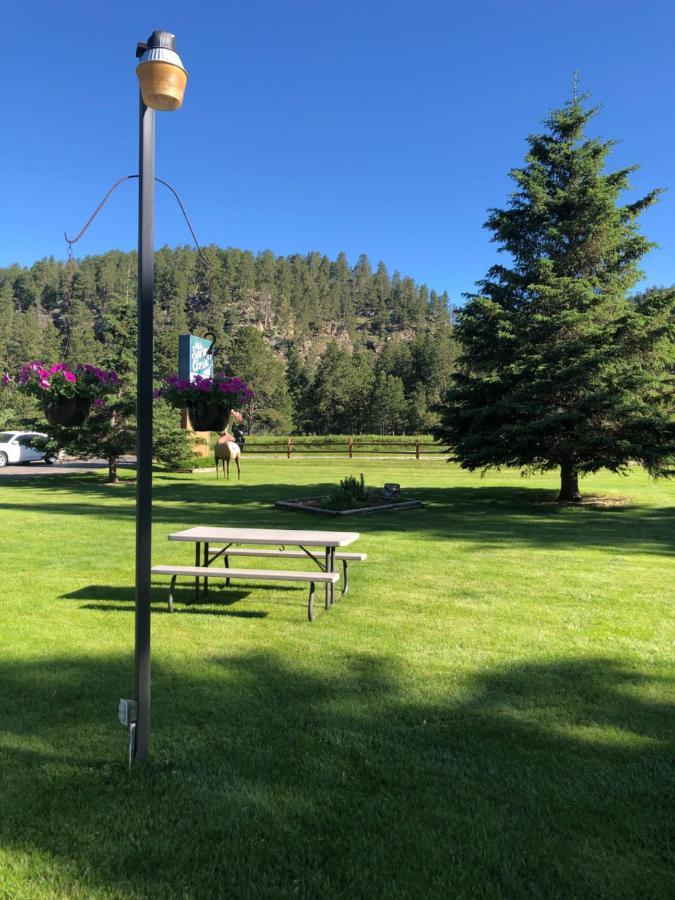 Spring Creek Inn Hill City Extérieur photo