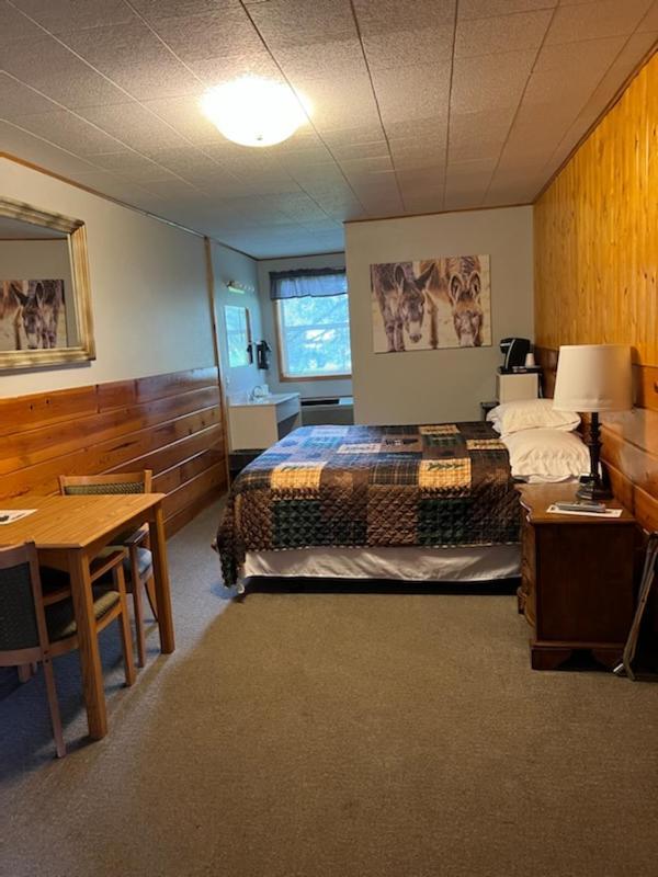 Spring Creek Inn Hill City Extérieur photo
